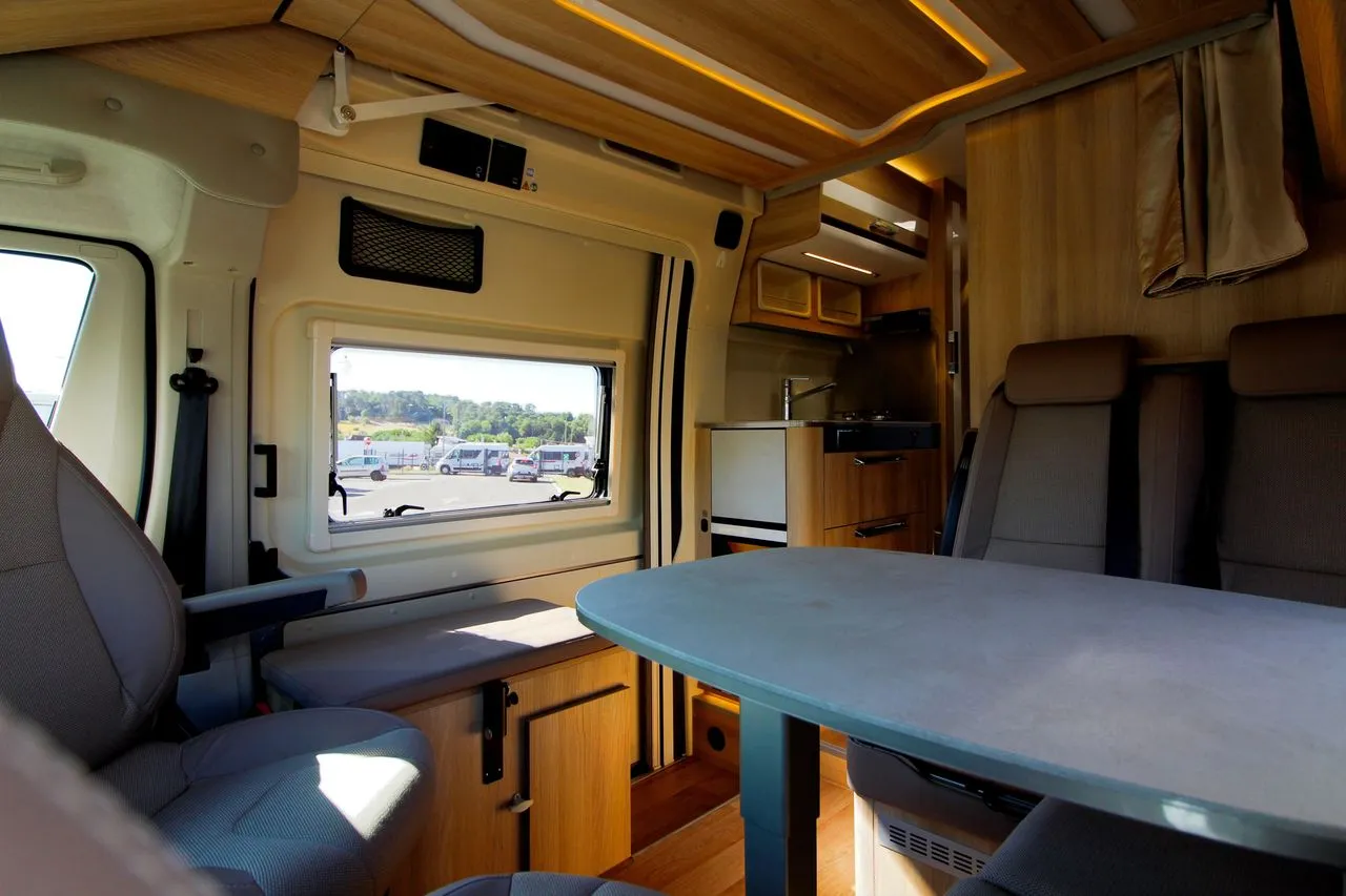 FAMILY VAN